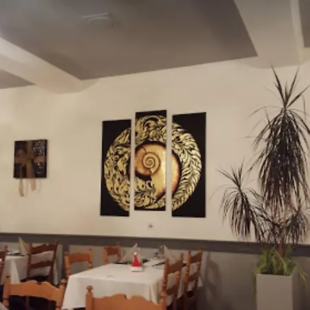 Restaurant Jura فندق